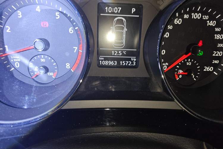 Used Volkswagen Sagitar 2017 230TSI Automatic Luxury Edition
