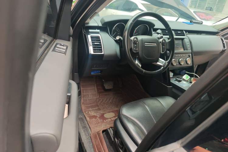 Used Land Rover Discovery 2017 3.0 SC V6 SE Driver Seat