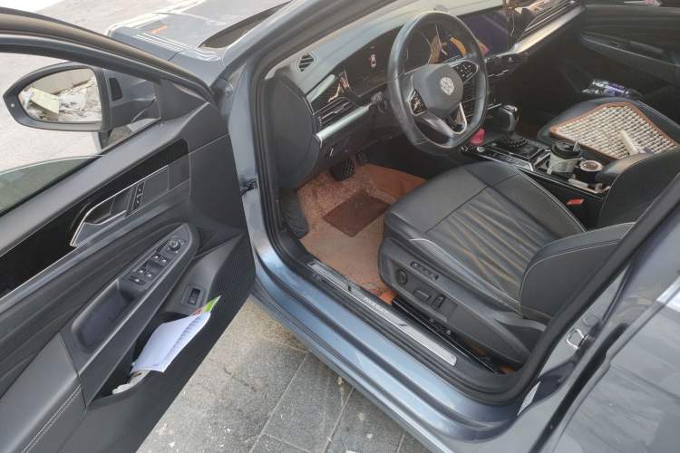 Used Volkswagen Passat 2022 330TSI Starry Luxury Edition
