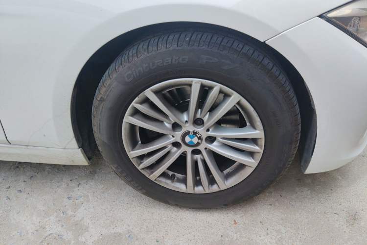 Used BMW 3 Series 2014 320Li Fashion Model Right Front Wheel Hub