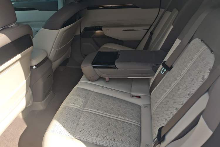 Used Zeekr 7X 2025 100kWh Long-Range All-Wheel Drive Intelligent Driving Version Left Rear Seat