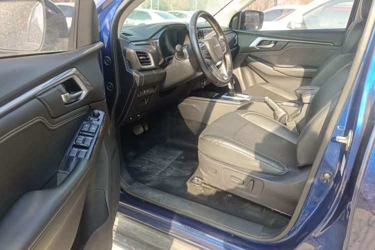 Used Isuzu D-MAX 2021 1.9T Automatic 4x4 Diesel Global Huan Dong RZ4E