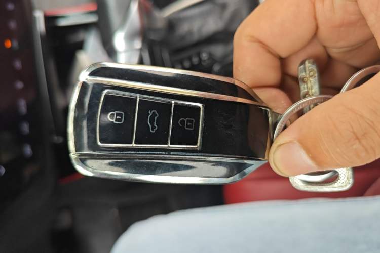 Used Dongfeng Aeolus Yixuan 2021 230T Automatic Zuiying Knight Edition
