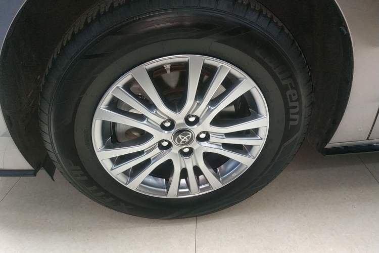 Used Toyota SIENNA 2021 2.5L Hybrid Luxury Edition Exterior 4