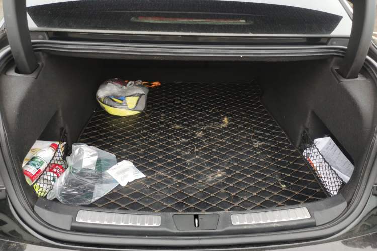 Used Lincoln Continental 2017 2.0T Two-Wheel Drive Deluxe Edition Trunk