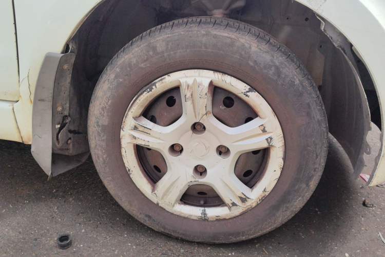 Used Dongfeng Fengon 330 2014 1.3L Manual Utility Version DK13-07 Right Front Wheel Hub