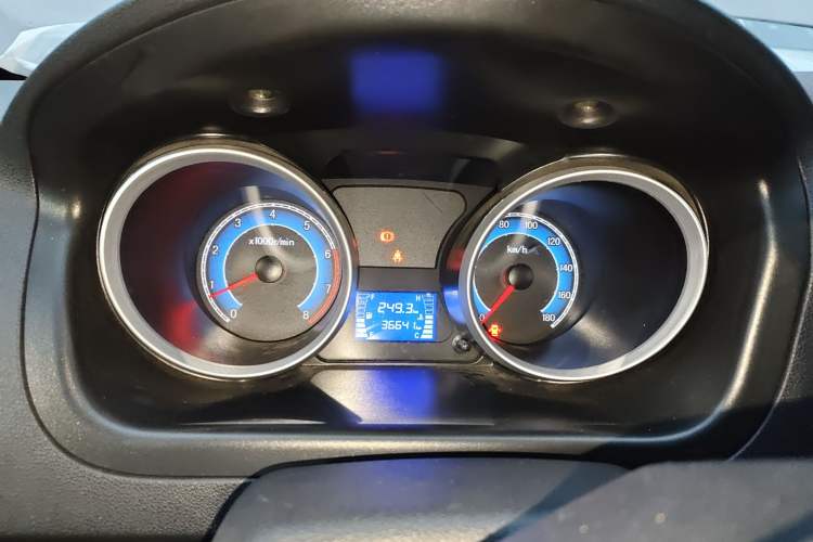 Used CHANGAN KAICHENG Ruixing M60 2019 1.5L Standard Version China VI Van with 5 Seats DAM15KR