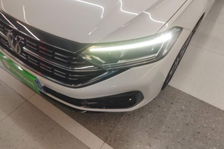 Used Volkswagen Sagitar 2023 300TSI DSG Excellence Edition Left Front Headlight