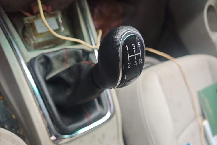 Used Jinbei New Hiace X30L 2016 1.5L Business Edition Van DLCG14 Gear Lever