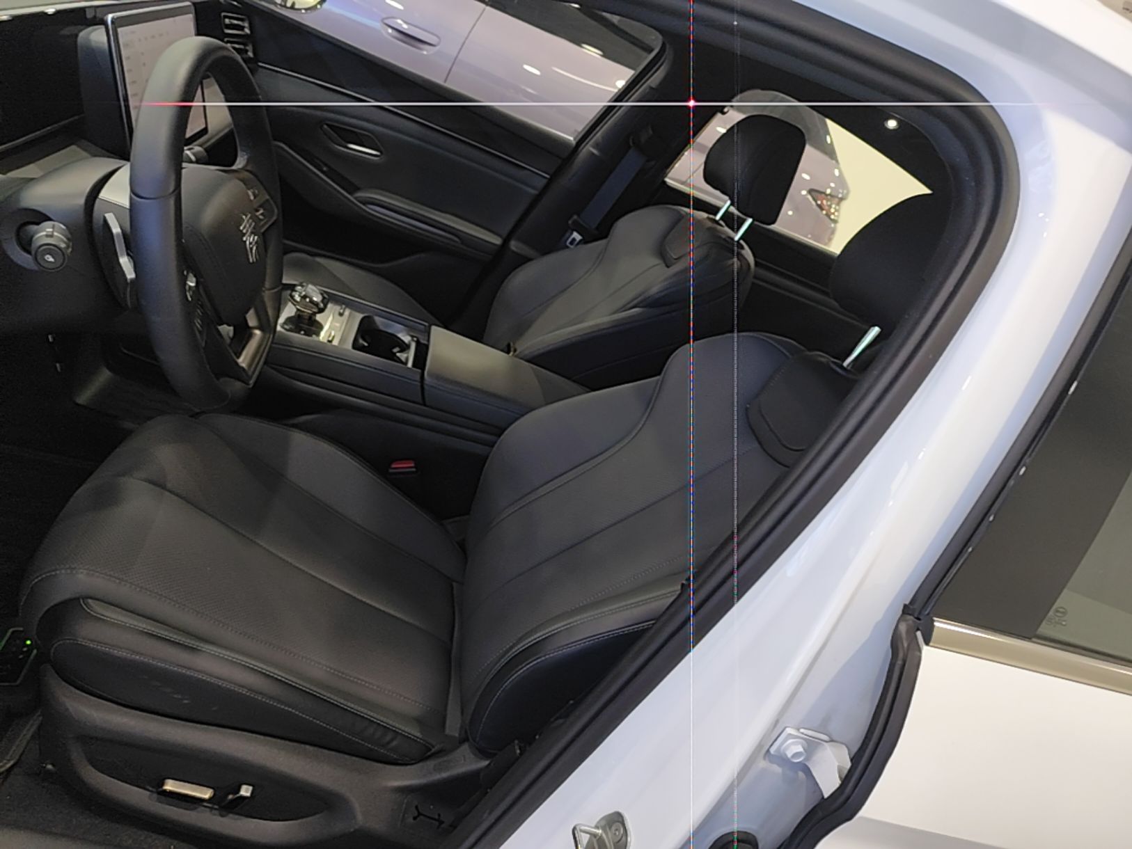 BYD Qin L 2025 DM-i Smart Drive 120KM Superior Model — снимка 17