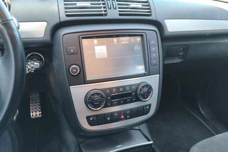 Used Mercedes-Benz R-Class 2014 R 320 4MATIC Business Model
