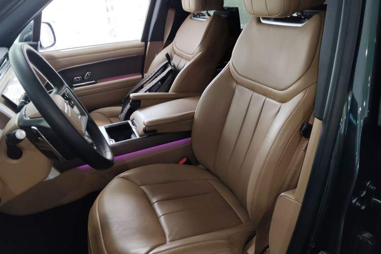 Used Land Rover Range 2024 3.0 L6 400 PS Extended Luxury Edition Left Front Seat