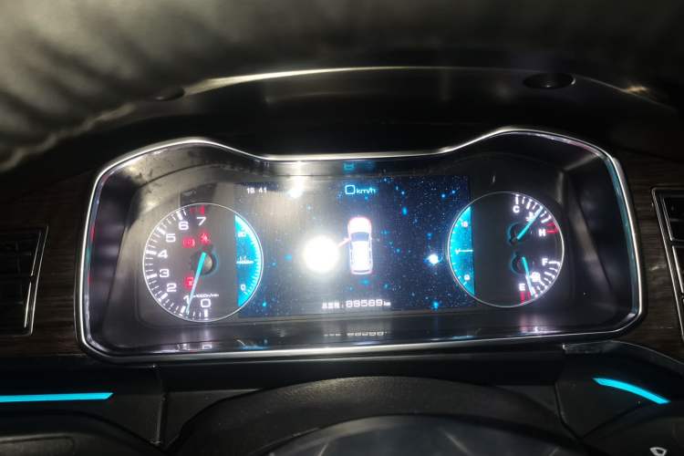 Used Zotye Domy X7 2017 1.8T Manual Luxury Model
