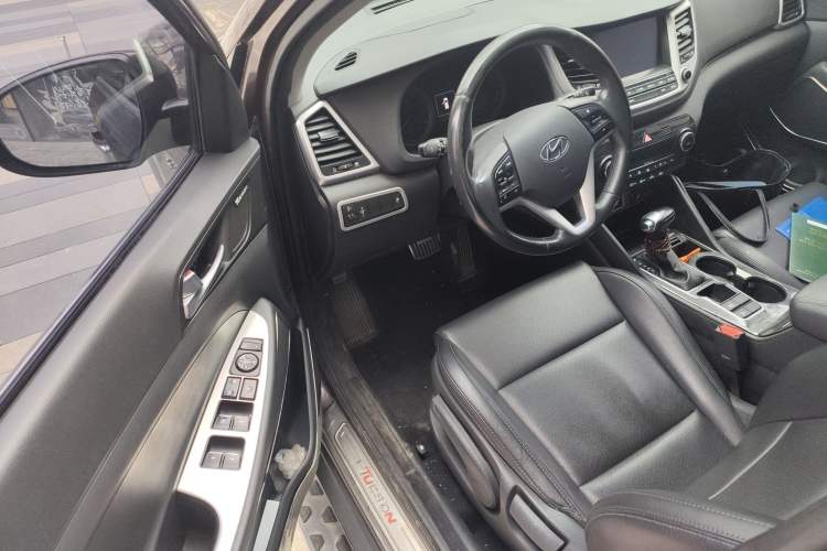 Used Hyundai Tucson 2015 1.6T Dual-Clutch Two-Wheel-Drive Smart Model
