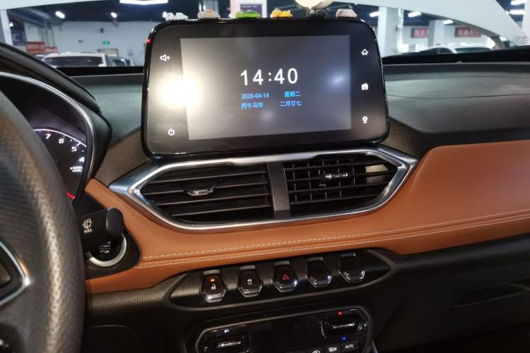 Used Baojun 510 2017 1.5L Manual Luxury Model Audio And AC Panel