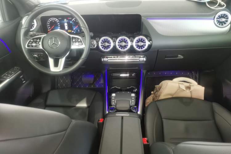 Used Mercedes-Benz GLA 2022 GLA 220 Center Console