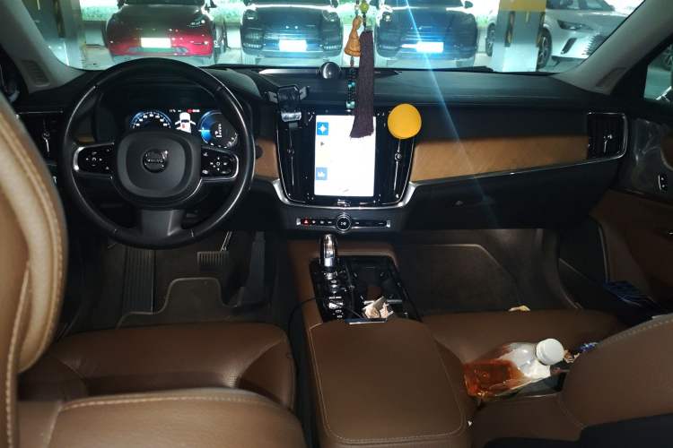 Used Volvo S90 New Energy 2019 T8 E-Drive Hybrid Intelligent Luxury Version China V Standard Center Console