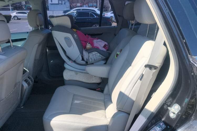 Used Mercedes-Benz R-Class 2010 R 350 L 4MATIC Grand Edition
