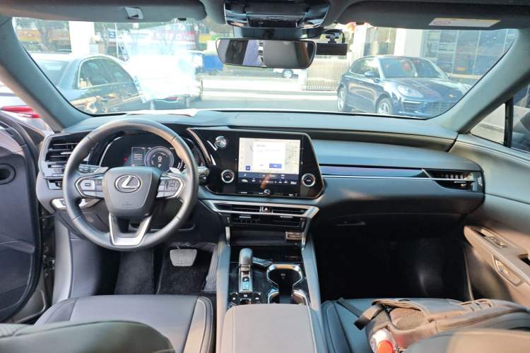 Used Lexus RX 2023 350h Two-Wheel Drive Enjoyment Version