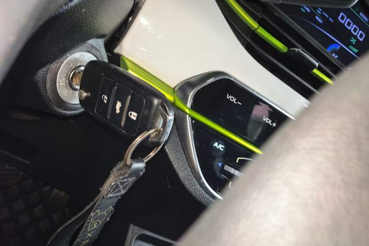 Used CHANGAN OSHAN Benni E-Star 2020 Heart Edition Lithium Iron Phosphate (31.95 kWh) Vehicle Key