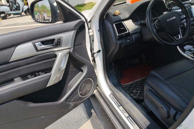 Used Haval H2 2017 Red-Label 1.5T Automatic Two-Wheel Drive Luxury Model
