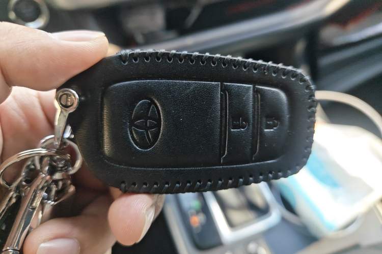 Used Toyota Highlander 2018 2.0T Four-Wheel Drive Luxury Edition 7 Seats China V Emission Standard
