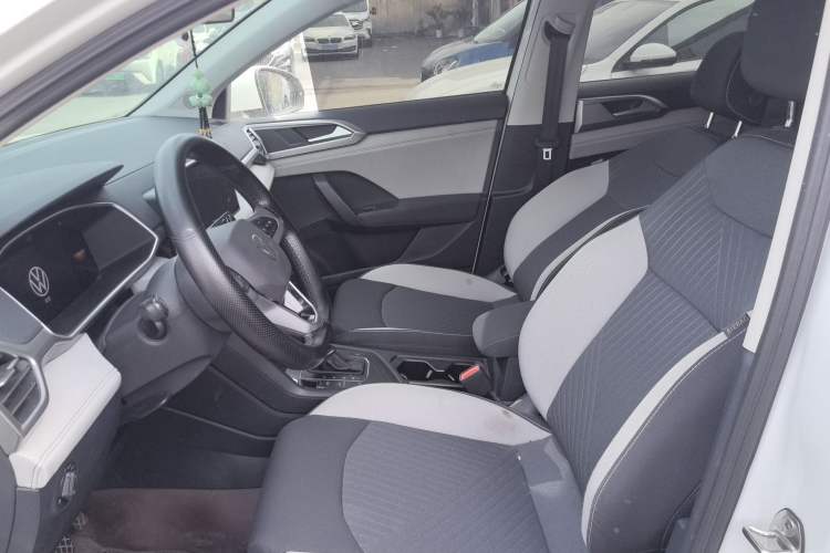 Used Volkswagen Tharu 2023 300TSI Two-Wheel-Drive Crescent Edition
