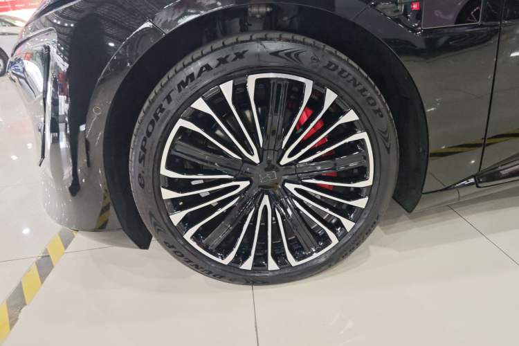 Used Avatr 12 2026 Ultra Pure-Electric All-Wheel-Drive Version Left Front Wheel Hub