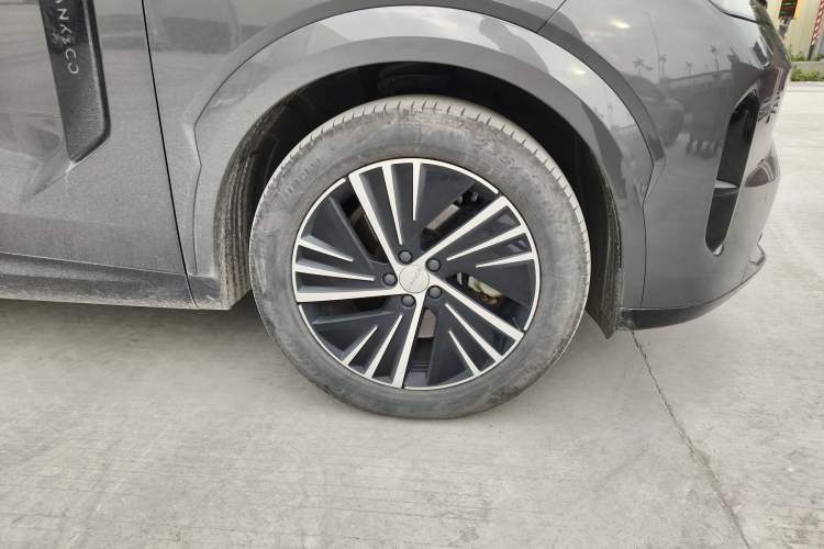 Used Lynk & Co 08 EM-P 2023 120km Long-Range Pro Right Front Wheel Hub