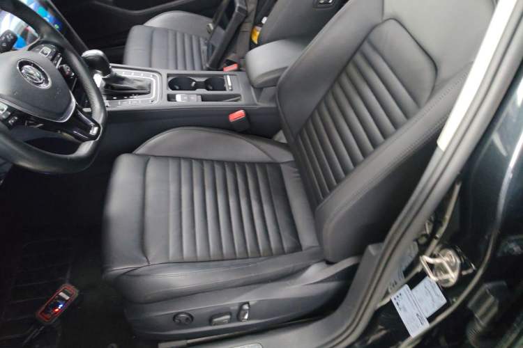 Used Volkswagen Magotan 2017 330TSI DSG Leading Model Left Front Seat