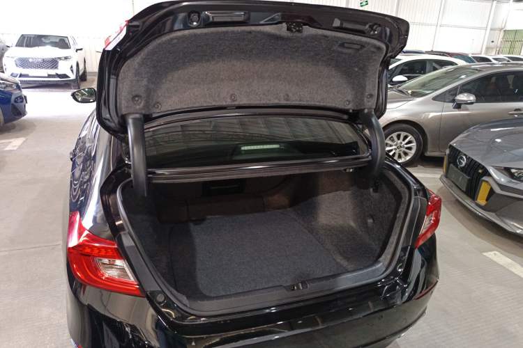Used Honda Accord 2018 260TURBO Luxury Edition China VI Trunk