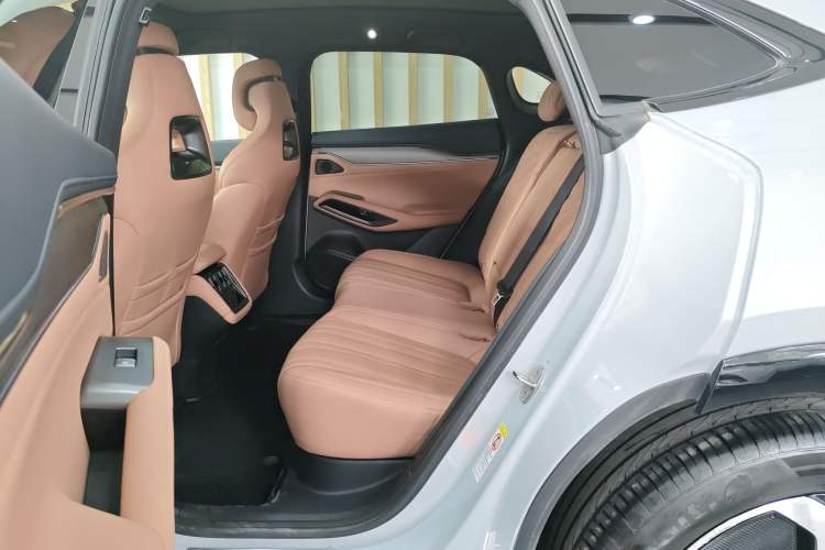 Used BYD Song L EV 2025 Intelligent Driving Version 662 km LiDAR Excellence Edition Left Rear Seat