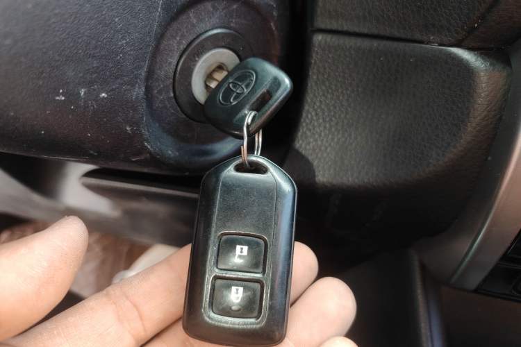 Used Toyota YARiS L Zhi Xiang 2017 1.5E CVT Dynamic Edition Vehicle Key