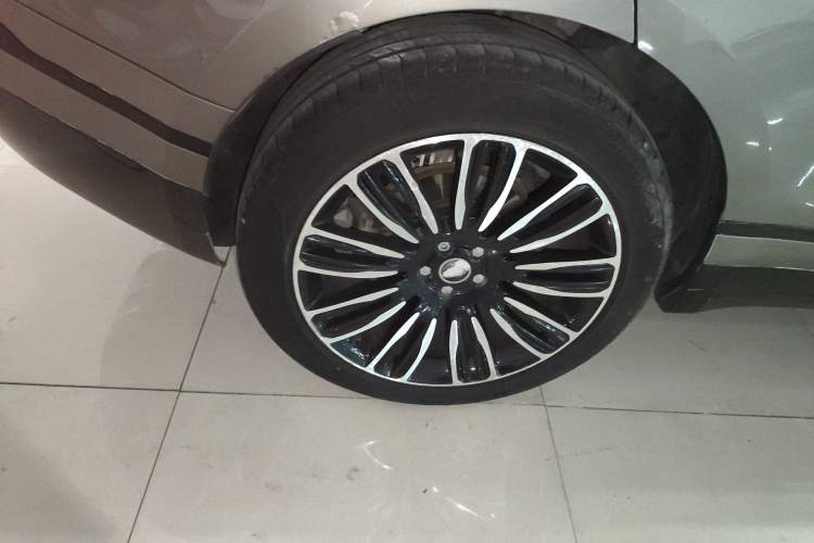 Used Land Rover Range Velar 2017 P380 R-DYNAMIC S Right Rear Wheel Hub