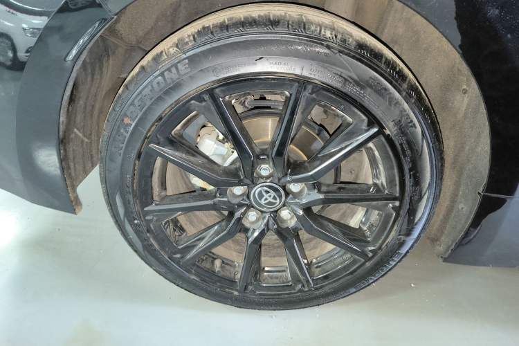 Used Toyota Levin 2024 Smart Electric Hybrid Dual-Motor 1.8L Knight Edition Right Rear Wheel Hub