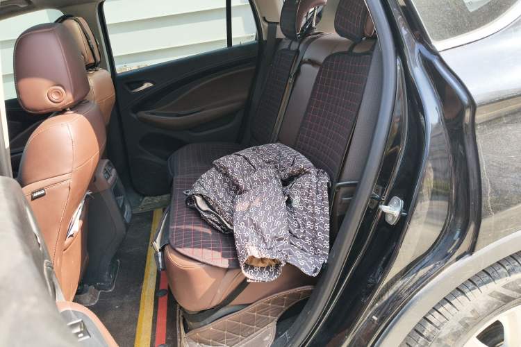 Used Buick Envision 2021 532T Two-Wheel-Drive Elite Version Left Rear Seat