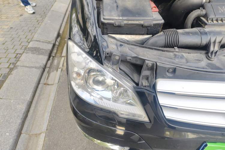 Used Mercedes-Benz Viano 2011 3.5L 125th Anniversary Edition 7 Seats