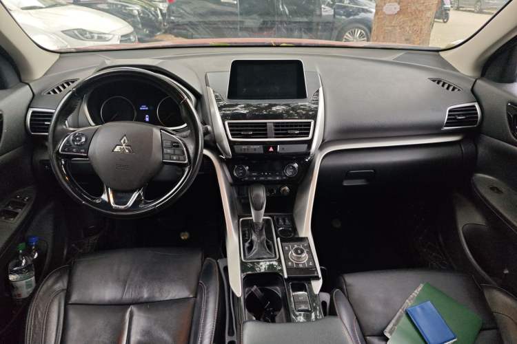 Used Mitsubishi Eclipse Cross 2019 1.5T CVT Two-Wheel Drive Belief Edition China VI Standard Center Console