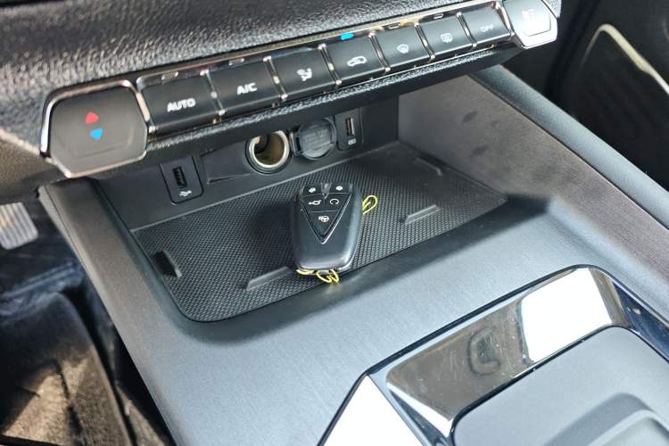 Used Oshan X7 PLUS 2022 1.5T Blue Whale Edition Automatic Geeker Navigation Model
