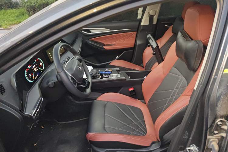 Used Changan Eado 2022 PLUS Blue Whale NE 1.4T GDI DCT Prestige Edition
