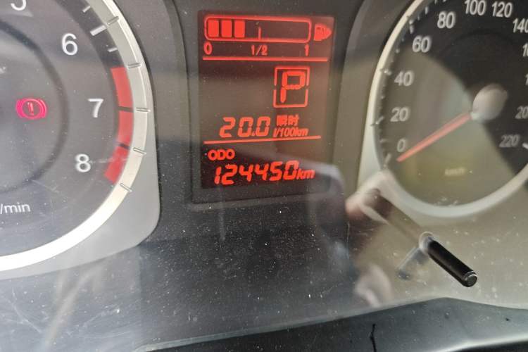 Used Venucia R50 2012 1.6L Automatic Comfort Edition Odometer Close Up