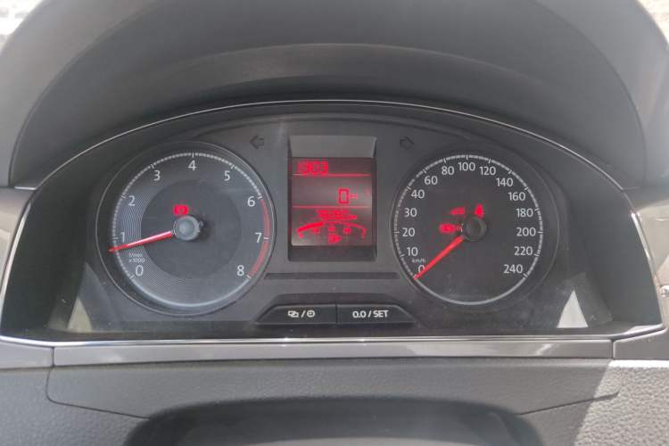 Used Volkswagen Santana 2016 1.6L Manual Comfort Edition
