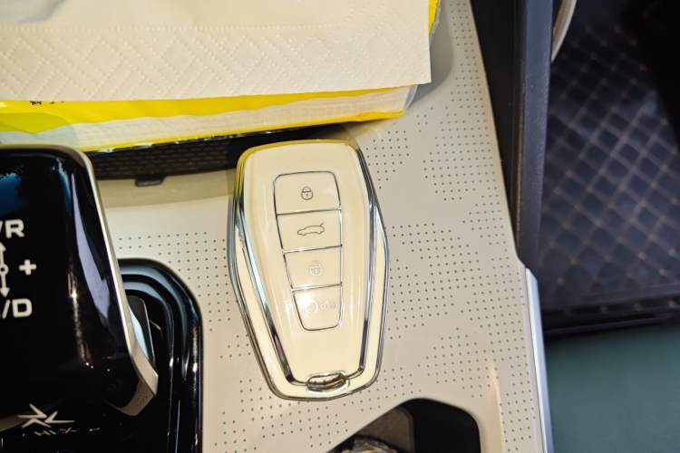 Used Geely Auto Emgrand L HiP 2022 1.5TD-DHT Pro 100KM Super Swift Vehicle Key