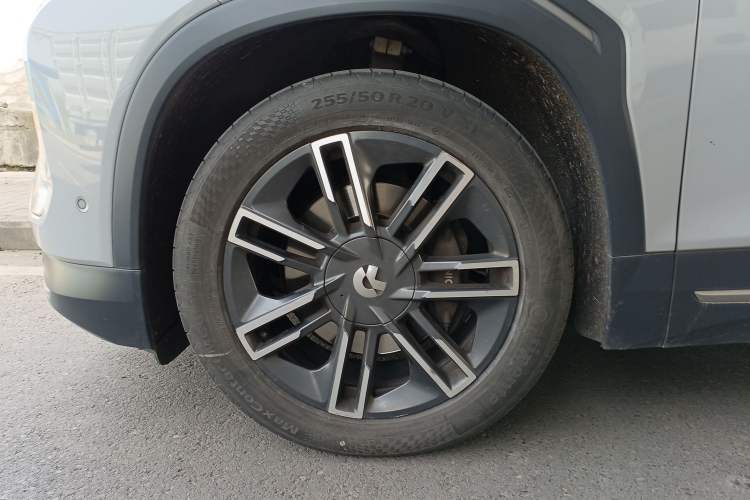 Used Nio ES6 2020 600 km Sport Edition Left Front Wheel Hub