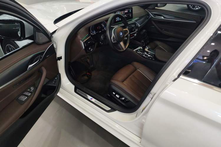 Used BMW 5 Series New Energy 2022 535Le M Sport Package Driver Seat