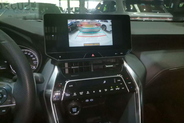 Used Toyota Venza 2023 2.0L CVT Two-Wheel Drive Luxury Edition
