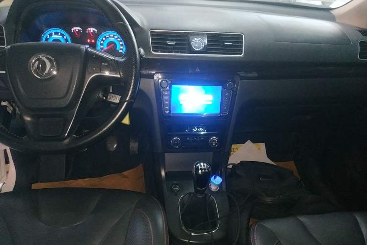 Used Dongfeng Fengon 370 2016 1.5L Manual Luxury 7-Seater