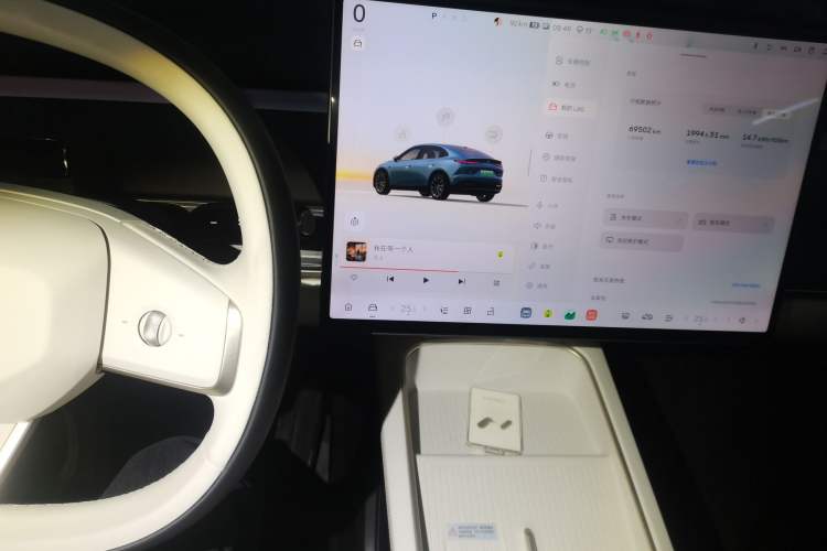 Used ONVO L60 2024 60 kWh Rear-Drive Version