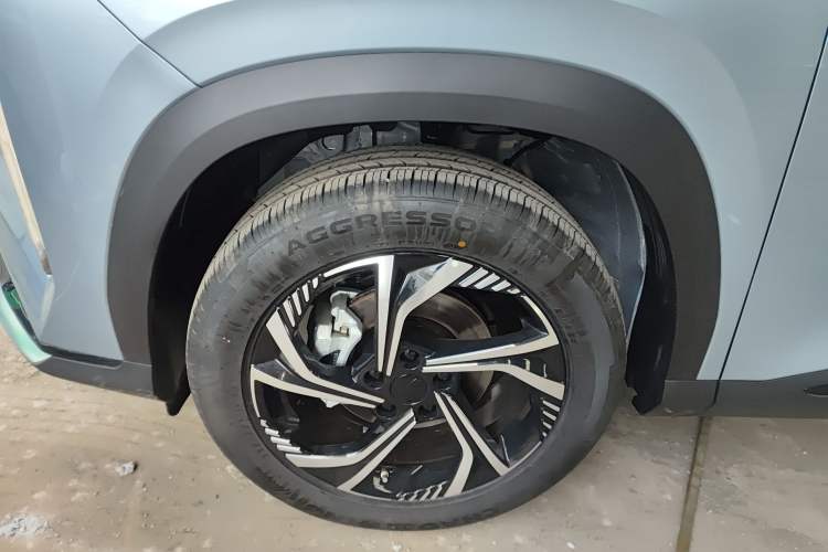 Used Geely Auto Emgrand X7 Sport 2024 1.5TD Smart Connect+ Left Front Wheel Hub