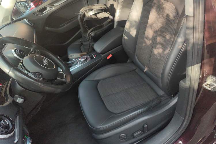 Used Audi A3 2014 Limousine 40 TFSI S line Comfort Model